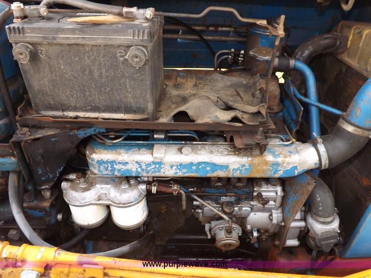 image for item H9177 1969 Ford 5000 tractor