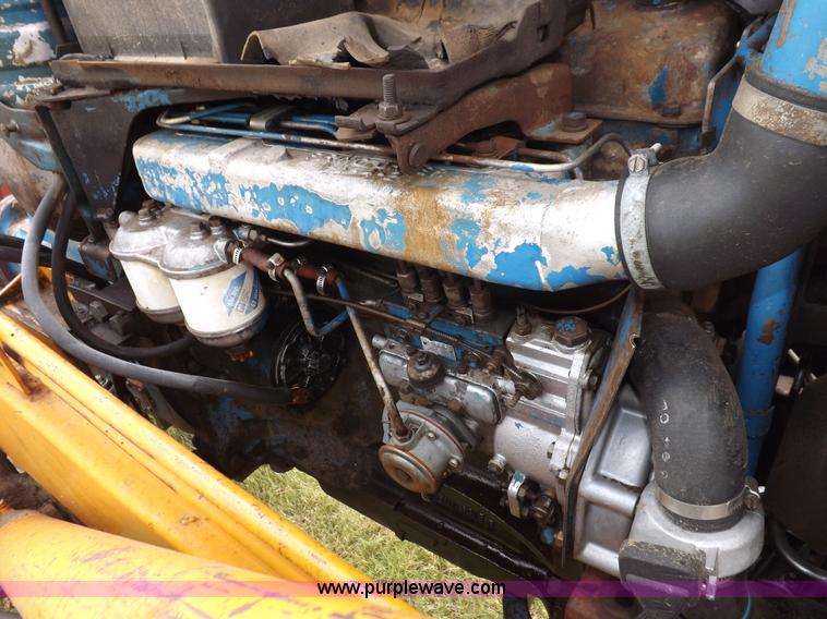 image for item H9177 1969 Ford 5000 tractor