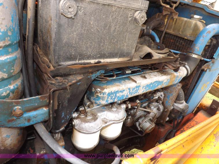 image for item H9177 1969 Ford 5000 tractor