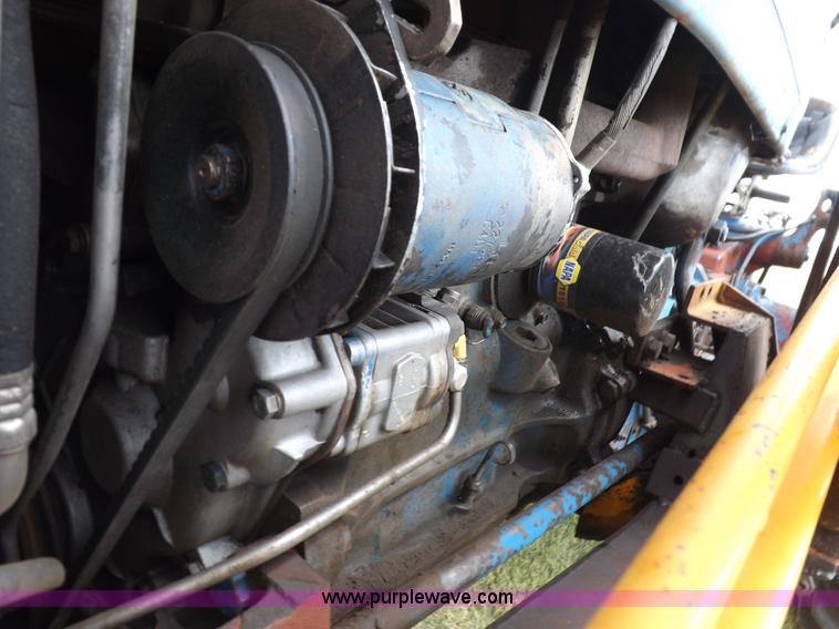 image for item H9177 1969 Ford 5000 tractor