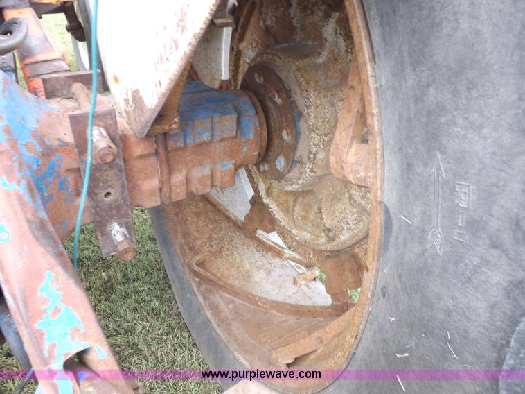 image for item H9177 1969 Ford 5000 tractor