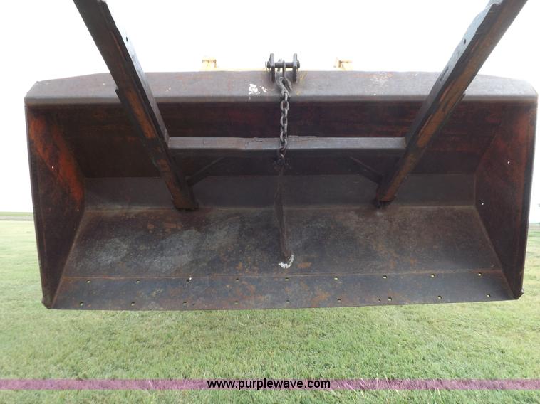 image for item H9177 1969 Ford 5000 tractor