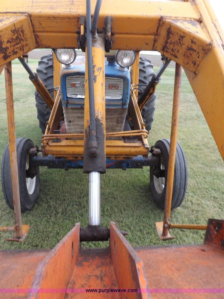 image for item H9177 1969 Ford 5000 tractor