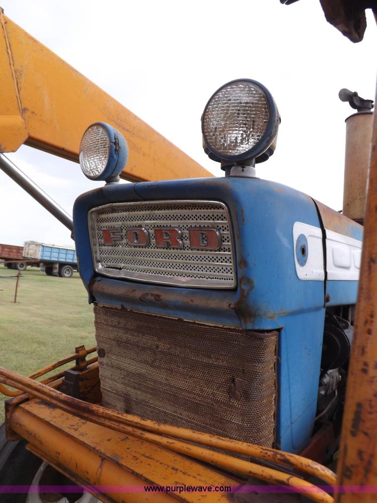 image for item H9177 1969 Ford 5000 tractor