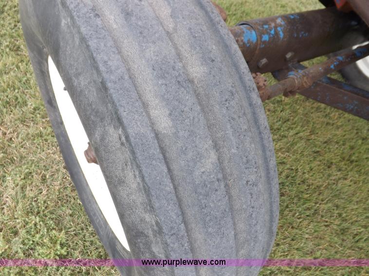 image for item H9177 1969 Ford 5000 tractor