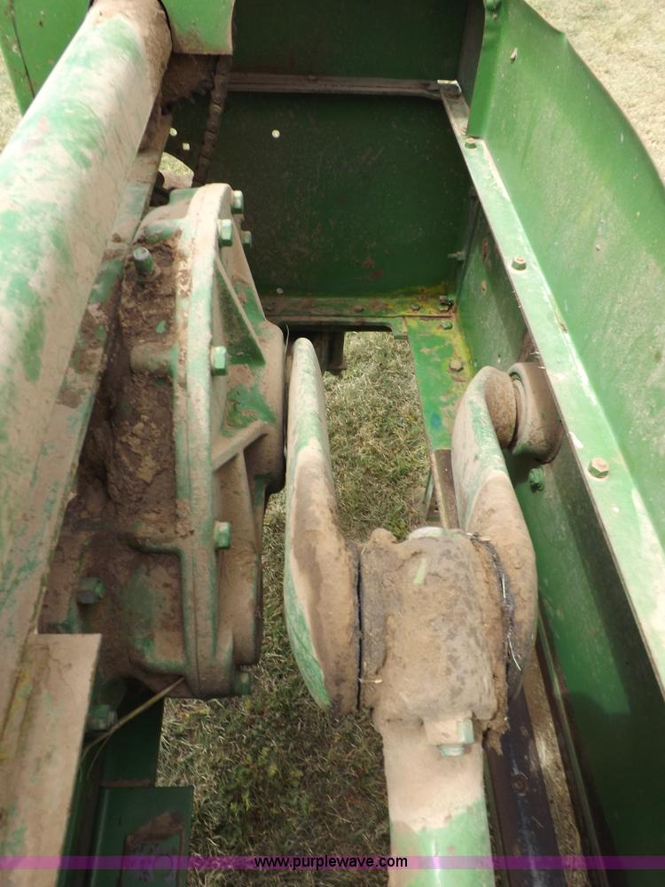 image for item H9178 John Deere 24T square baler