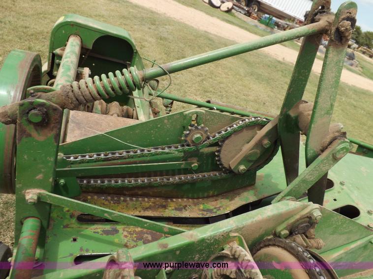 image for item H9178 John Deere 24T square baler