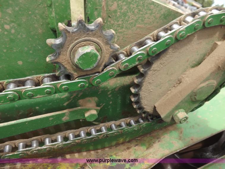 image for item H9178 John Deere 24T square baler