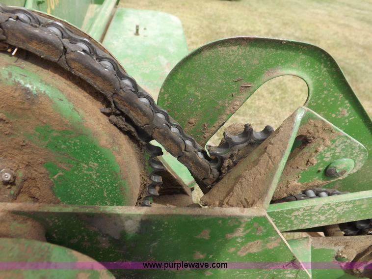 image for item H9178 John Deere 24T square baler