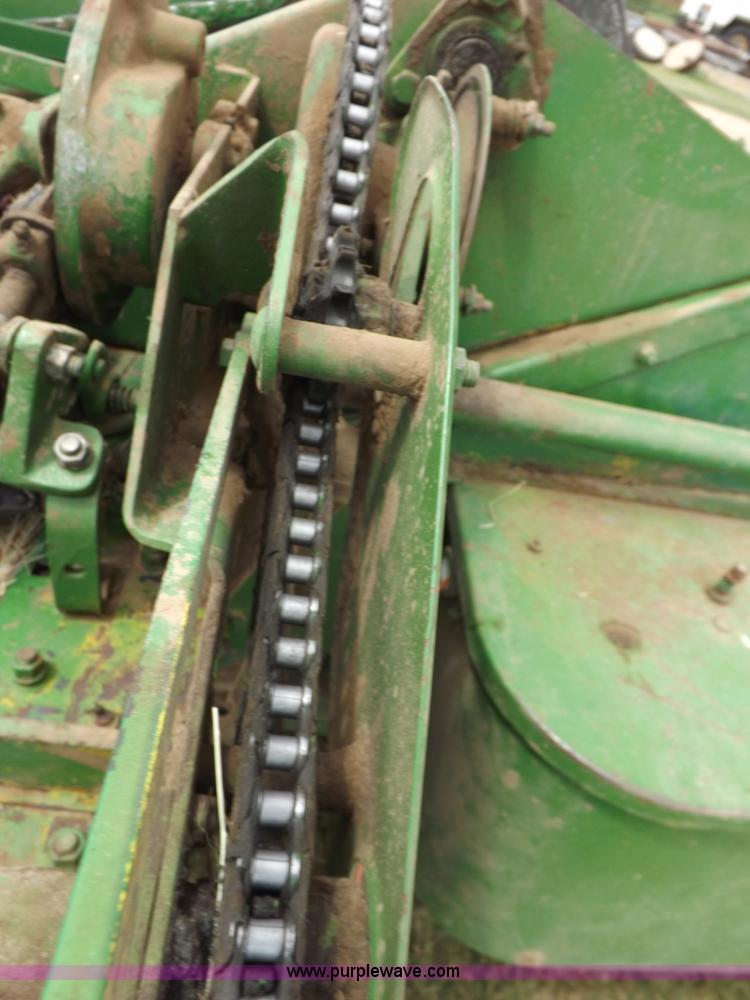 image for item H9178 John Deere 24T square baler