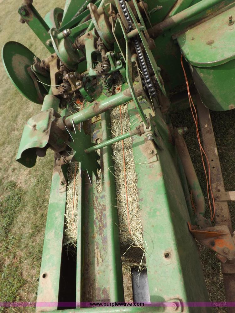 image for item H9178 John Deere 24T square baler