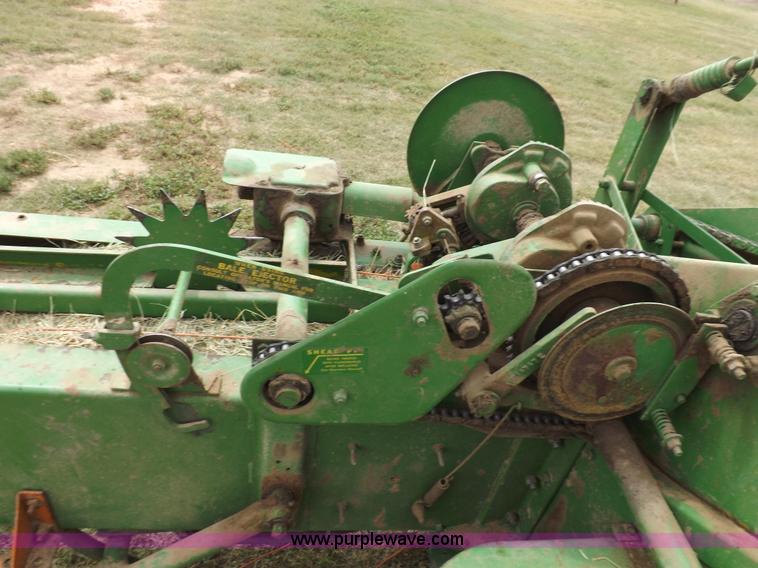 image for item H9178 John Deere 24T square baler