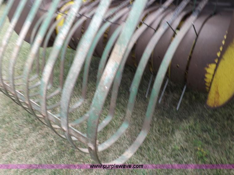 image for item H9178 John Deere 24T square baler