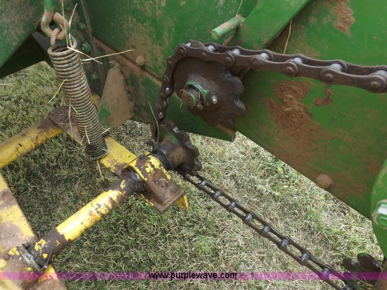 image for item H9178 John Deere 24T square baler