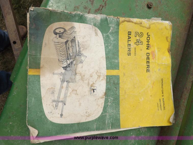 image for item H9178 John Deere 24T square baler