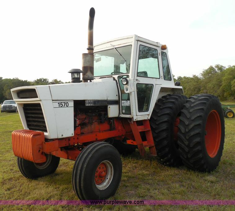 image for item I3421 1976 Case 1570 Spirit of 76 tractor