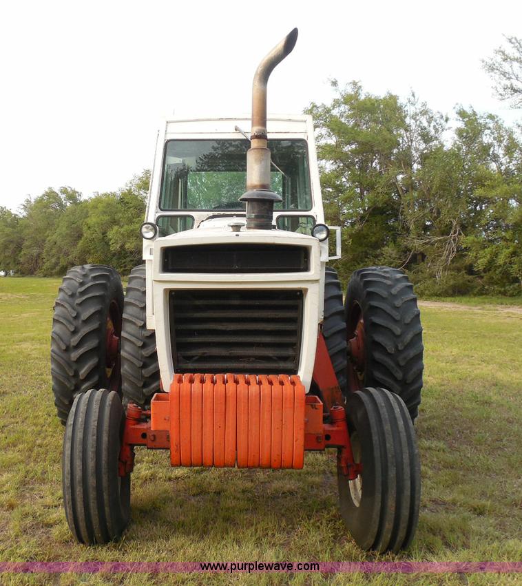 image for item I3421 1976 Case 1570 Spirit of 76 tractor