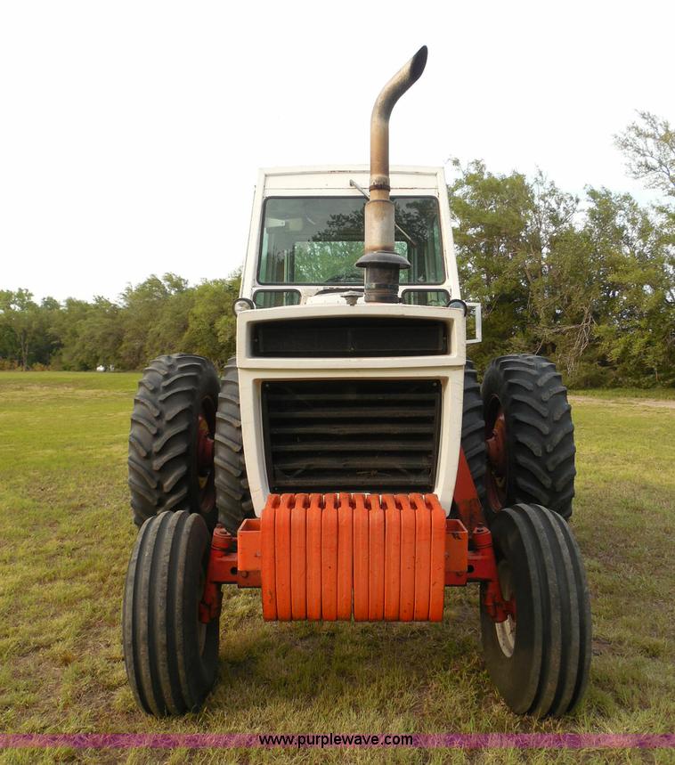 image for item I3421 1976 Case 1570 Spirit of 76 tractor