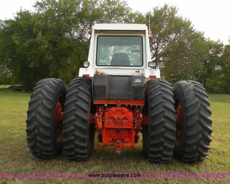 image for item I3421 1976 Case 1570 Spirit of 76 tractor