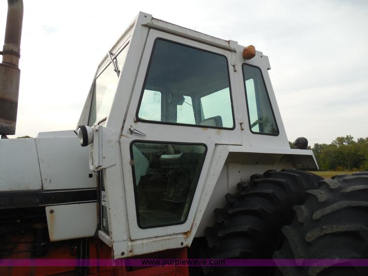 image for item I3421 1976 Case 1570 Spirit of 76 tractor