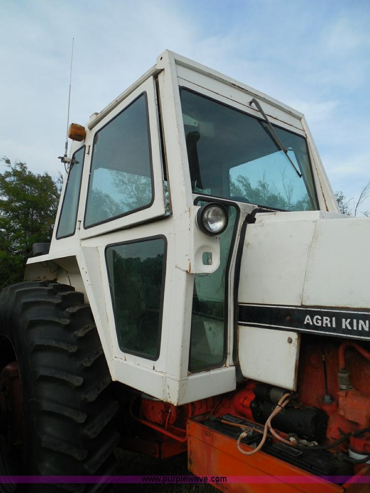 image for item I3421 1976 Case 1570 Spirit of 76 tractor