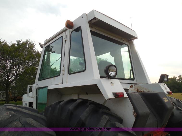 image for item I3421 1976 Case 1570 Spirit of 76 tractor