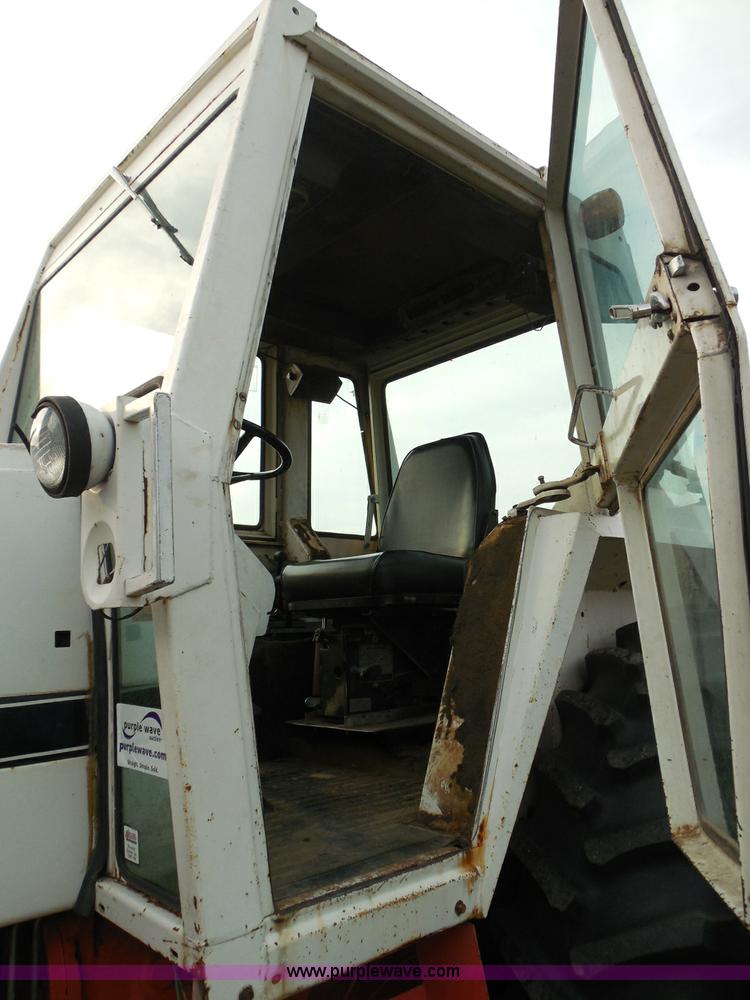 image for item I3421 1976 Case 1570 Spirit of 76 tractor