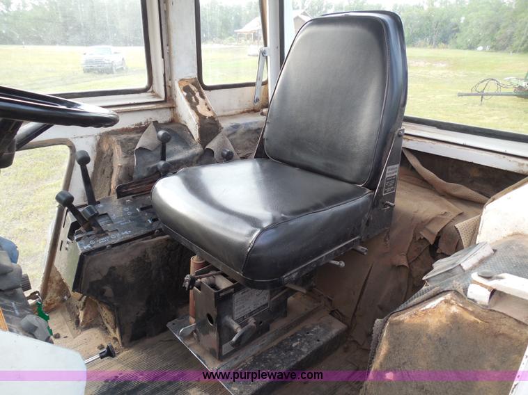 image for item I3421 1976 Case 1570 Spirit of 76 tractor