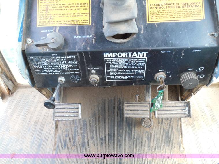 image for item I3421 1976 Case 1570 Spirit of 76 tractor