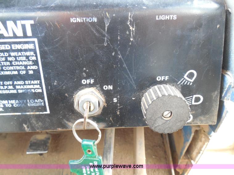 image for item I3421 1976 Case 1570 Spirit of 76 tractor