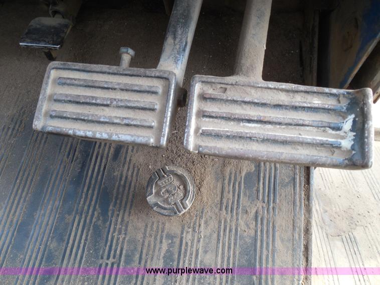 image for item I3421 1976 Case 1570 Spirit of 76 tractor