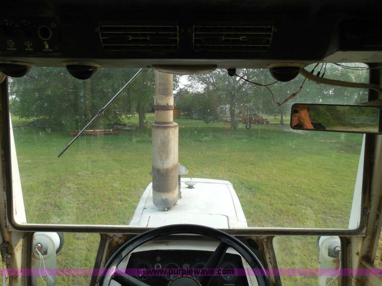 image for item I3421 1976 Case 1570 Spirit of 76 tractor