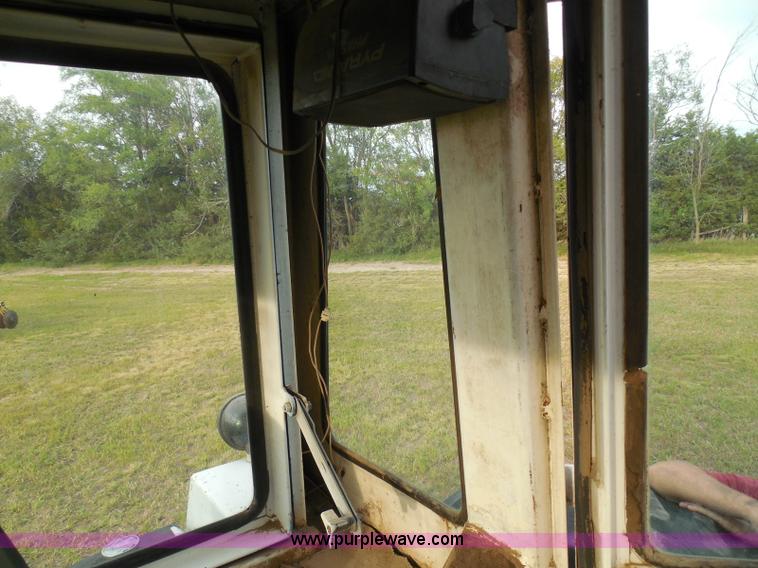 image for item I3421 1976 Case 1570 Spirit of 76 tractor