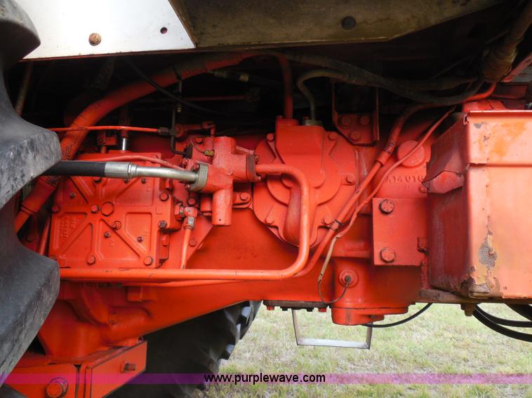 image for item I3421 1976 Case 1570 Spirit of 76 tractor