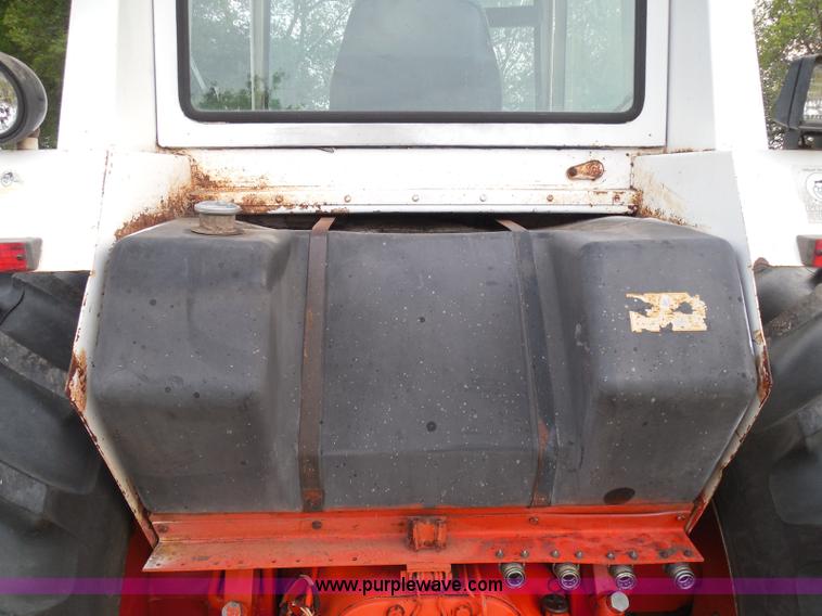 image for item I3421 1976 Case 1570 Spirit of 76 tractor