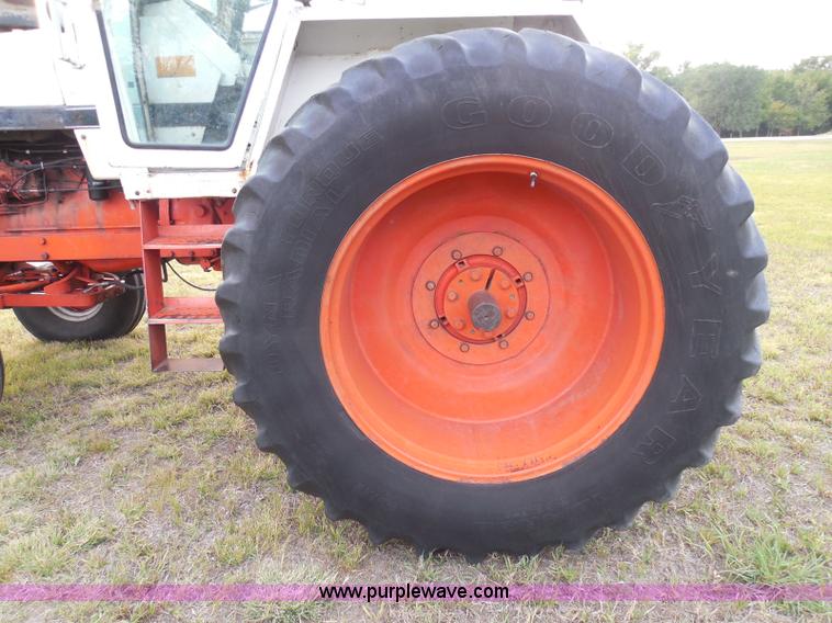 image for item I3421 1976 Case 1570 Spirit of 76 tractor