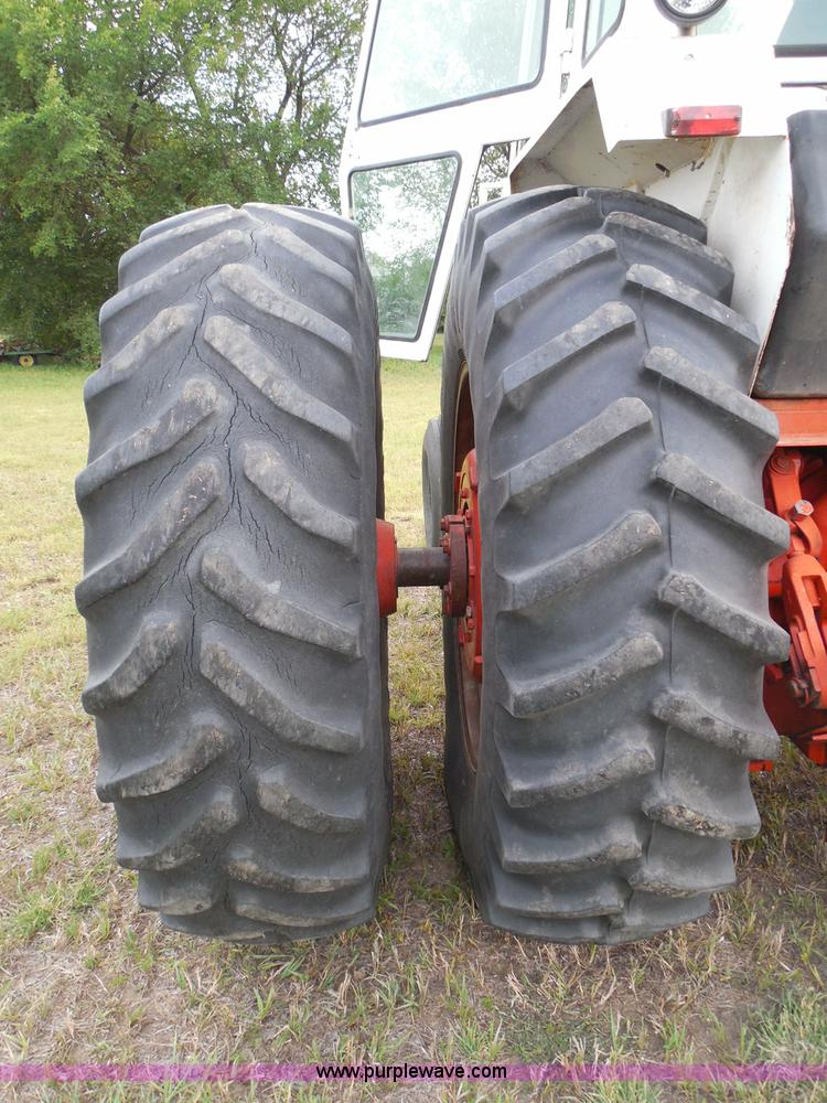 image for item I3421 1976 Case 1570 Spirit of 76 tractor