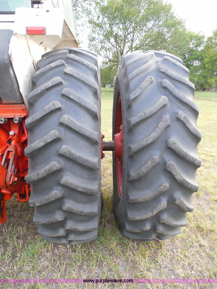 image for item I3421 1976 Case 1570 Spirit of 76 tractor