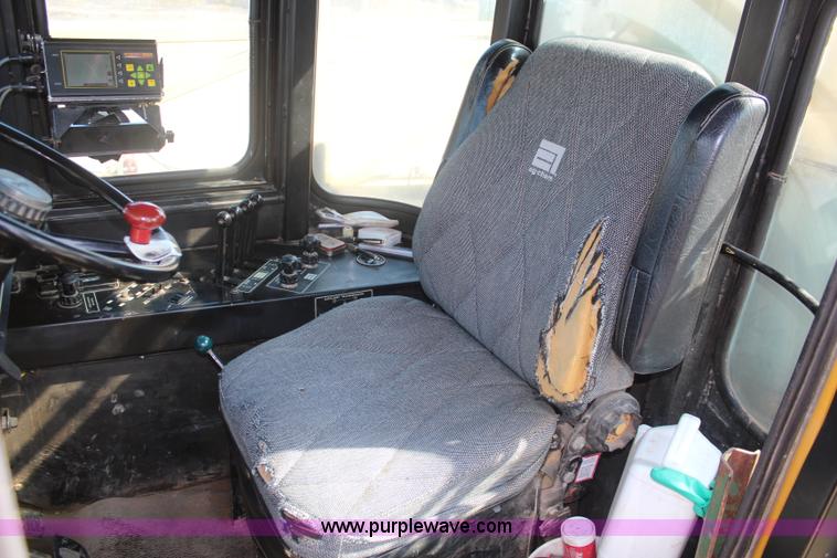 image for item I5856 1996 Ag-Chem Big A 2800 self-propelled sprayer