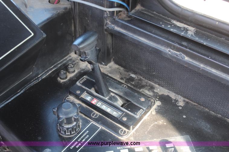 image for item I5856 1996 Ag-Chem Big A 2800 self-propelled sprayer