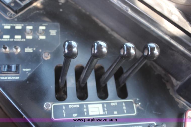 image for item I5856 1996 Ag-Chem Big A 2800 self-propelled sprayer