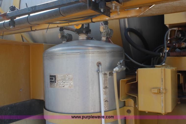 image for item I5856 1996 Ag-Chem Big A 2800 self-propelled sprayer