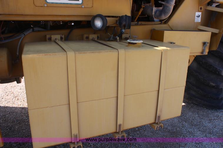 image for item I5856 1996 Ag-Chem Big A 2800 self-propelled sprayer