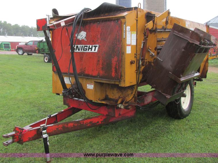 image for item I6149 Knight RA2300 feed mixer wagon