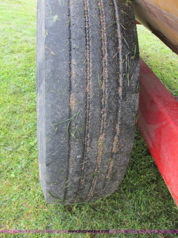 image for item I6149 Knight RA2300 feed mixer wagon