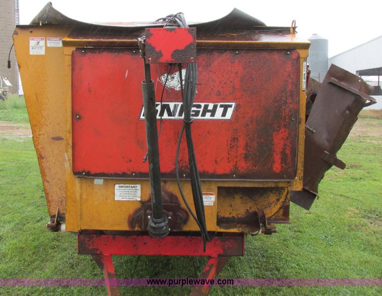 image for item I6149 Knight RA2300 feed mixer wagon