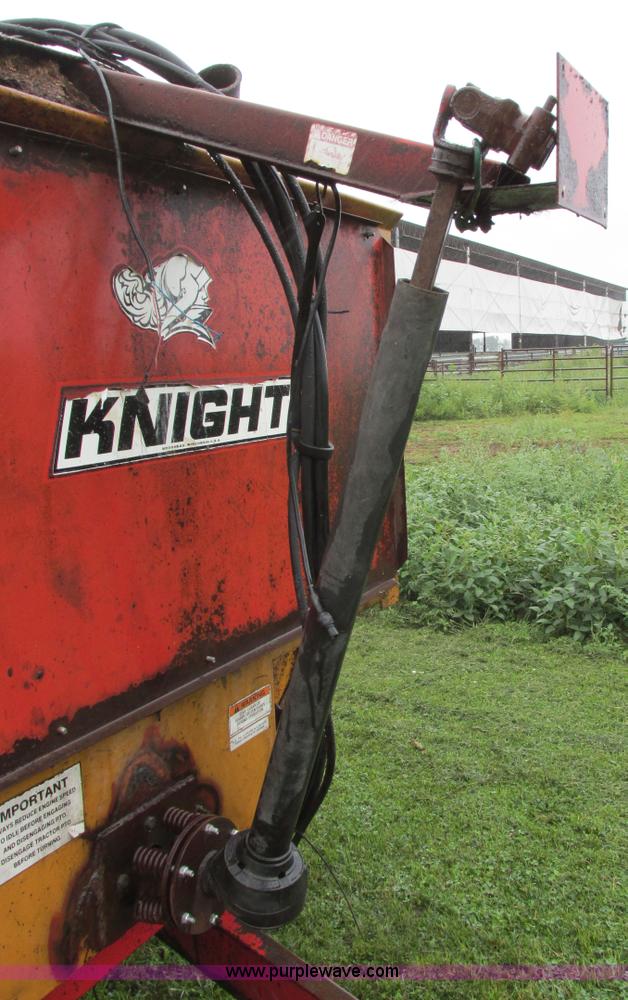 image for item I6149 Knight RA2300 feed mixer wagon