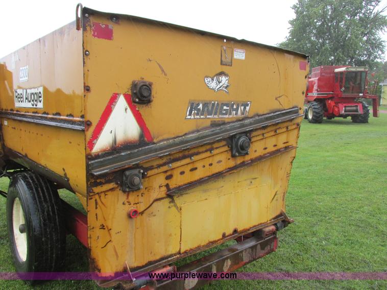 image for item I6149 Knight RA2300 feed mixer wagon