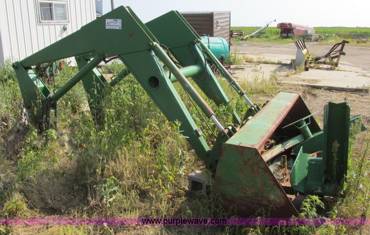 image for item I6174 Farm Hand F140B loader