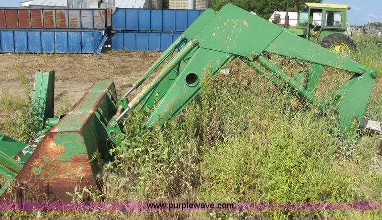image for item I6174 Farm Hand F140B loader